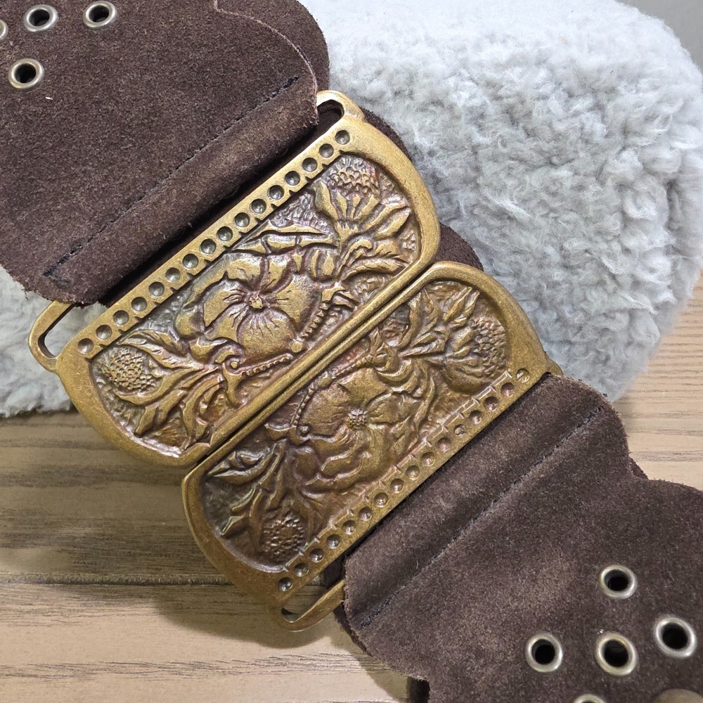 Vintage Womens Brown Suede Boho Belt Winged Bronze Buckle Size 30-32" - Picture 2 of 7